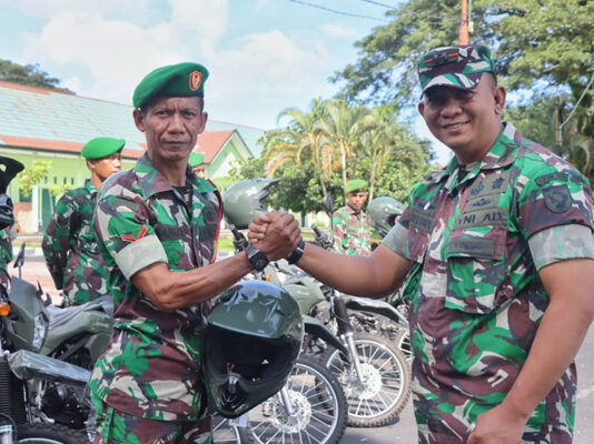 Dandim 1508 / Tobelo Serahkan 35 Motor Kepada Babinsa tobelo
