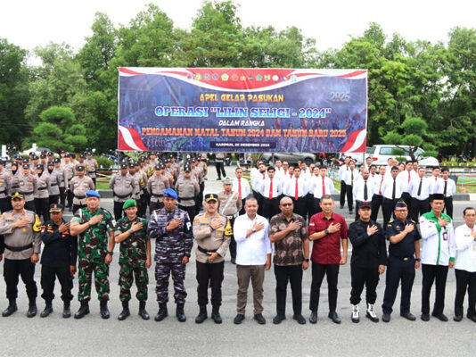 Polres Karimun Laksanakan Apel Gelar Pasukan Operasi Lilin Seligi 2024 kapolres