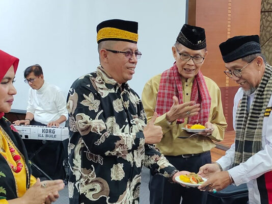 Mayjend TNI (Purn) Asril Hamzah Tanjung : “Setiap Perbedaan Jangan Jadikan Perpecahan” tanjung