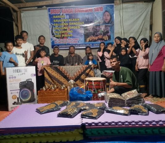 Group Randai Bingkuang Saiyo Nagari Cupak Terima Bantuan Kearifan Lokal Rp50 Juta dari Kemensos RI bingkuang