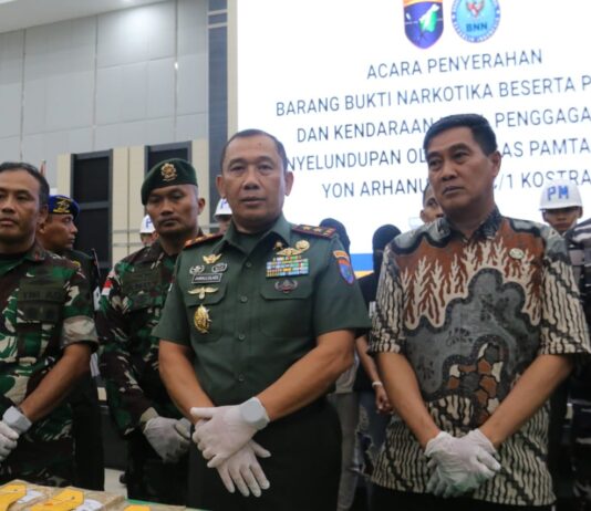 Pangdam XII/Tpr Serahkan 21,9 Kg Sabu dan 3 Tersangka ke BNN, Ungkap Jaringan Narkoba Lintas Batas
