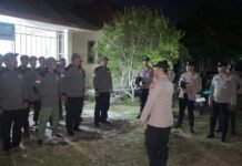 Bidhumas Polda Kepri Bagikan Bendera Pusaka dan Gelar Bakti Sosial Demi Semarakkan HU RI ke 81